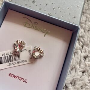 Disney Minnie Mouse Bowtiful Silver Plated Earring